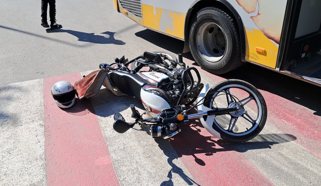 Karaman'da feci olay! Motosiklet yolcu otobüsüne çarptı...